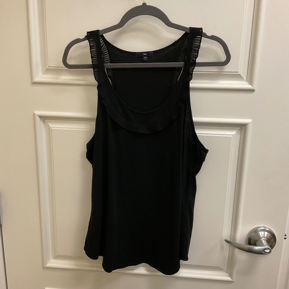 GAP Ruffled Trim Black Tank Top Scoop Neck Sz L Women's